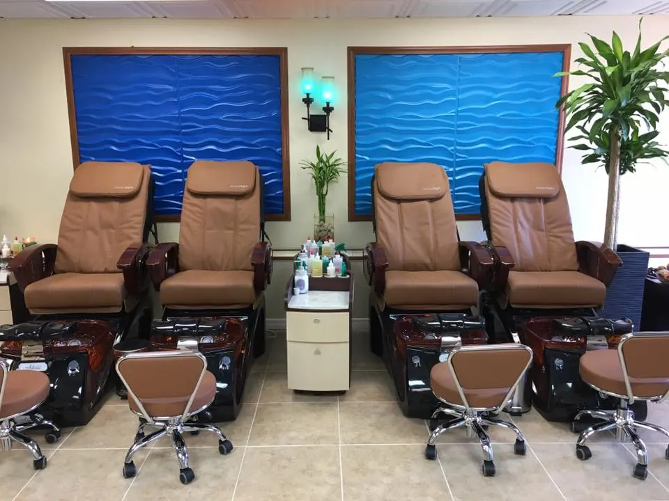 T and D Nail Salon — Nail salon in Tampa